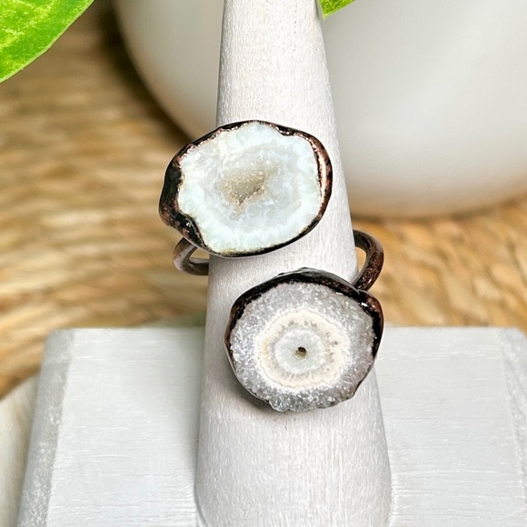 Gorgeous Raw Geode & Agate Copper Adjustable Open Bypass Wrap Ring - Picture 1 of 7